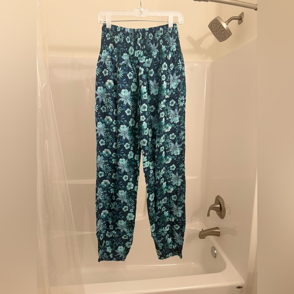 NWT Lotus and Luna Floral Blue Harem Pants - Picture 2 of 6